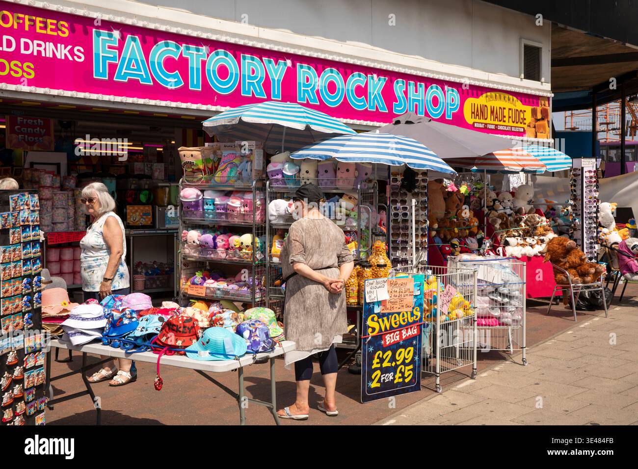 Royaume-Uni, Angleterre, Lincolnshire, Skegness, Lumley Road, présentoir Rock Shop d'usine Banque D'Images