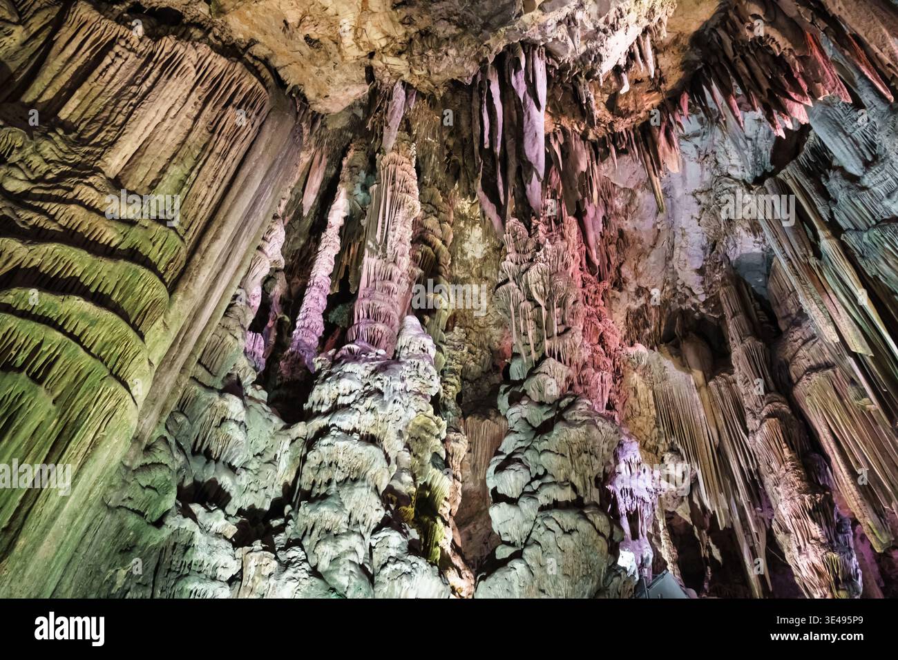 Stalactites in compris Michael's Cave à Gibraltar Banque D'Images