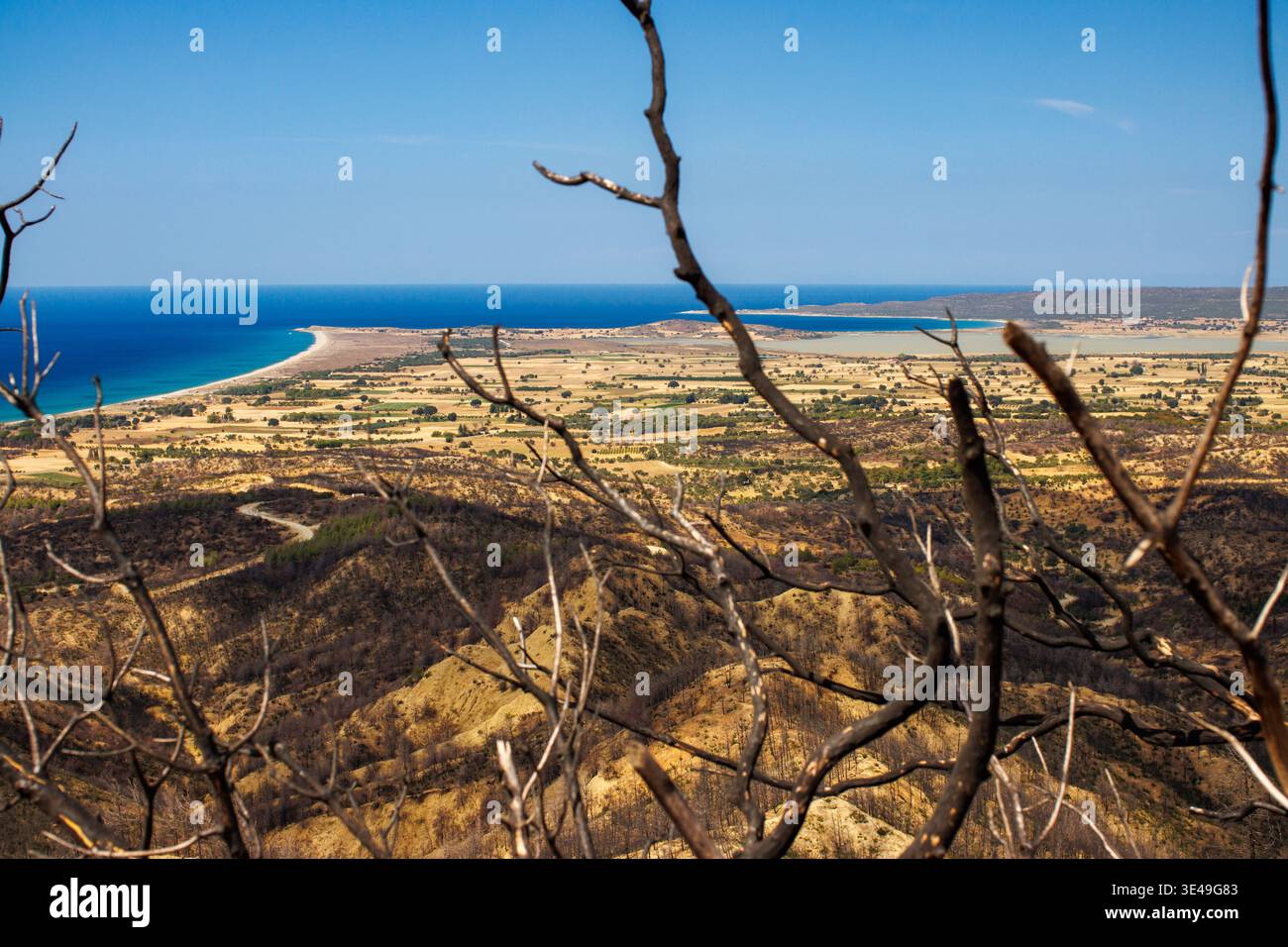 Paysage de Gallipoli incendié après un feu de forêt exposant le terrain du champ de bataille Banque D'Images