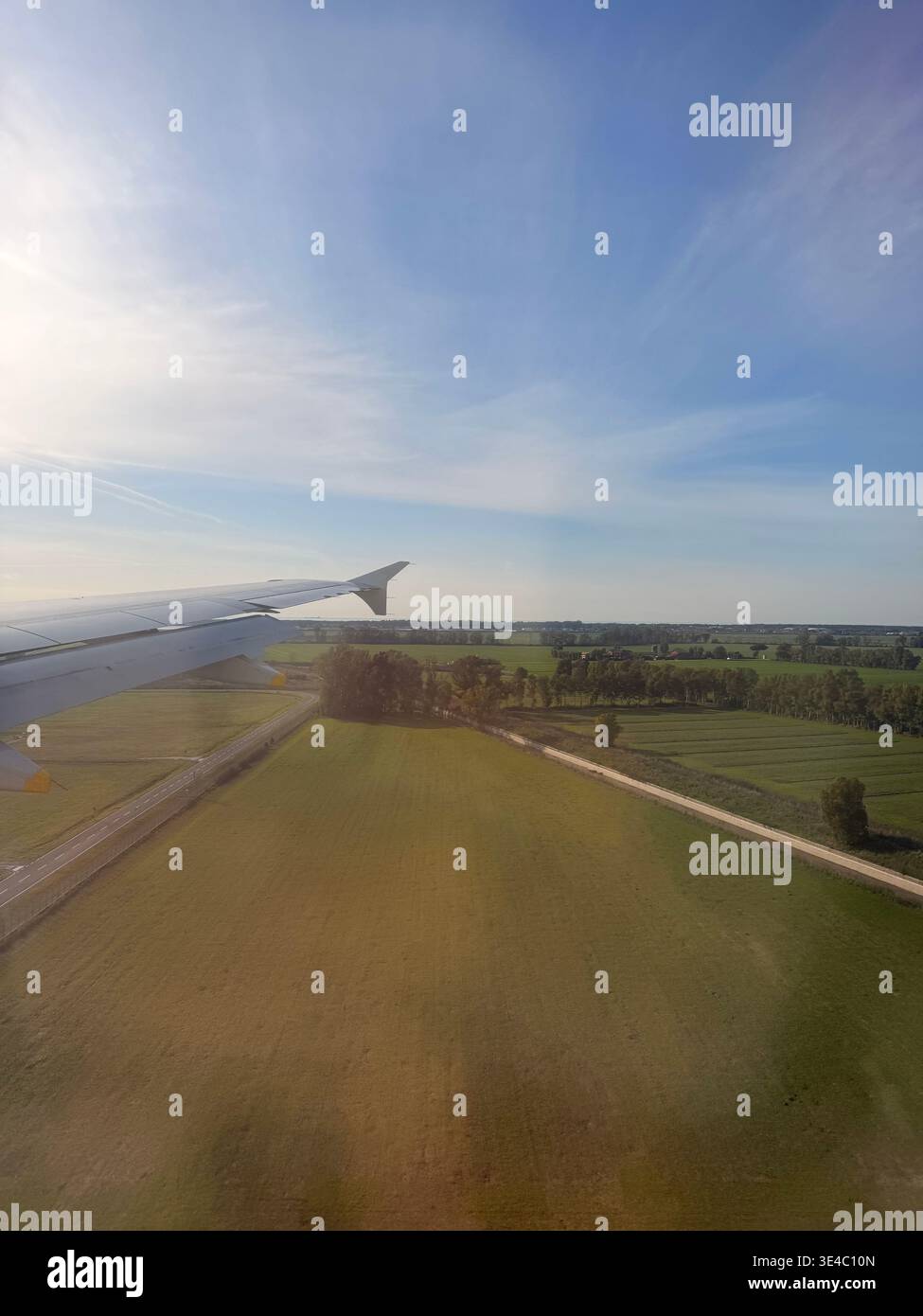 Vue de fenêtre d'avion atterrissage à Rome, Italie Banque D'Images