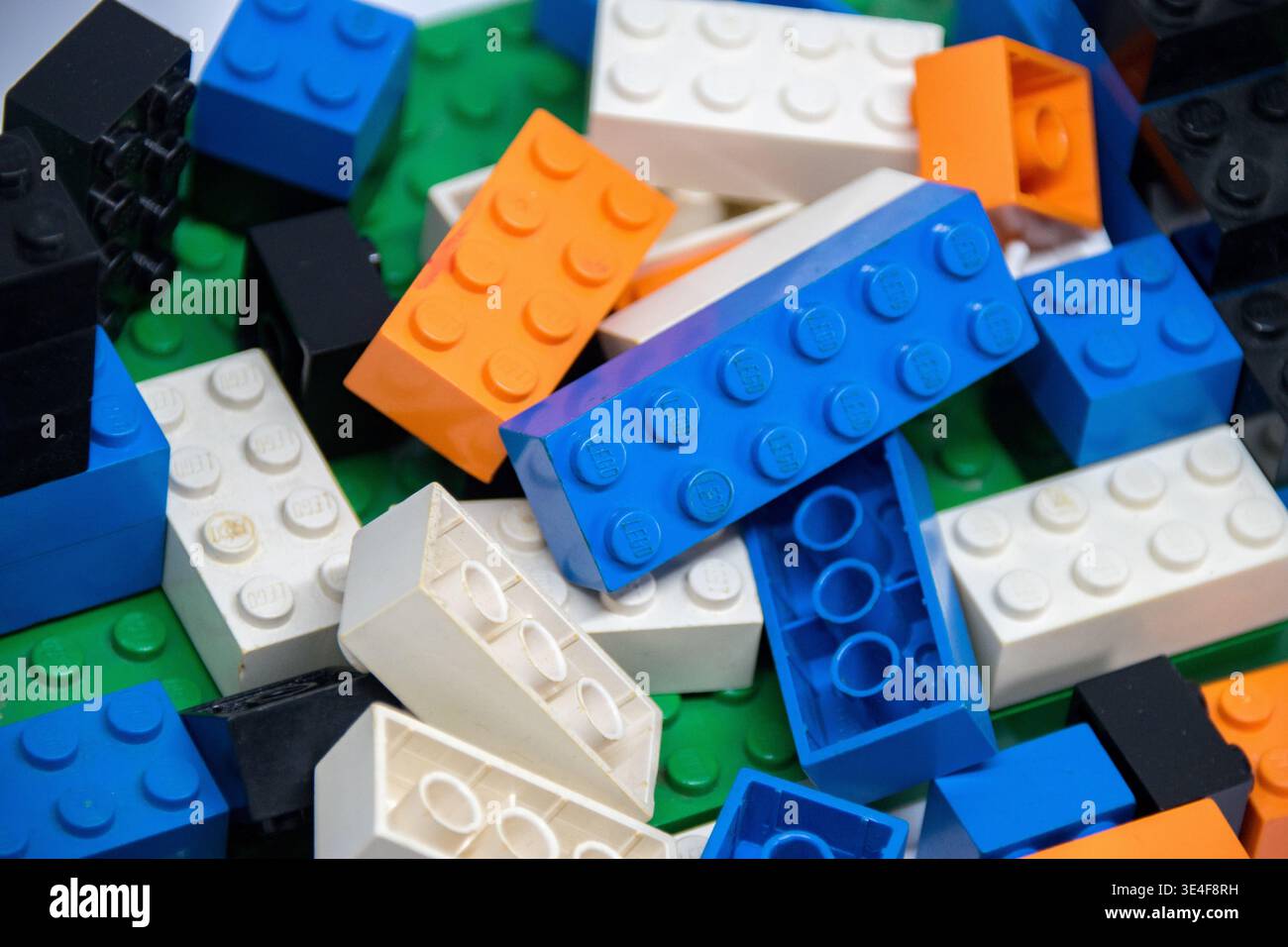 Briques de construction Lego multicolores pour jouets Banque D'Images
