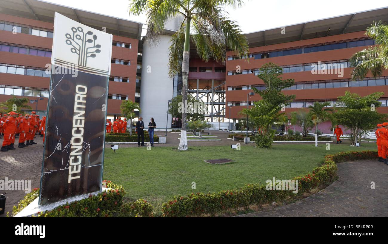 salvador, bahia, brésil - 6 novembre 2025 : zone extérieure de ​​the Tecnocentro, située dans le Parc technologique de Bahia, à Salvador. Banque D'Images