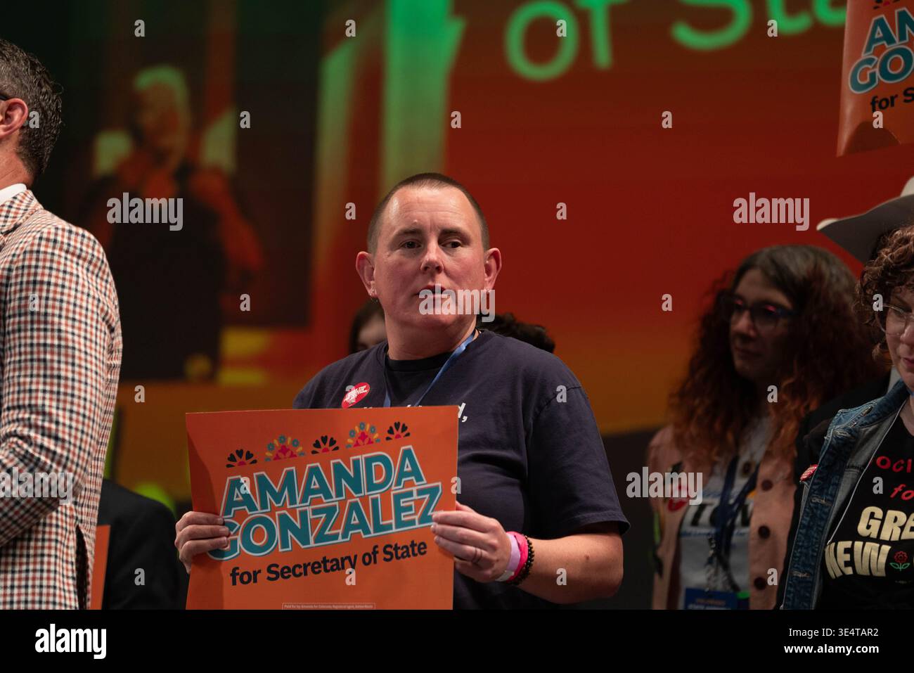 Wynn Howell, qui dirige le Working Families Party, soutient Amanda Gonzalez à l'Assemblée d'État du Colorado Democratic Party. Banque D'Images