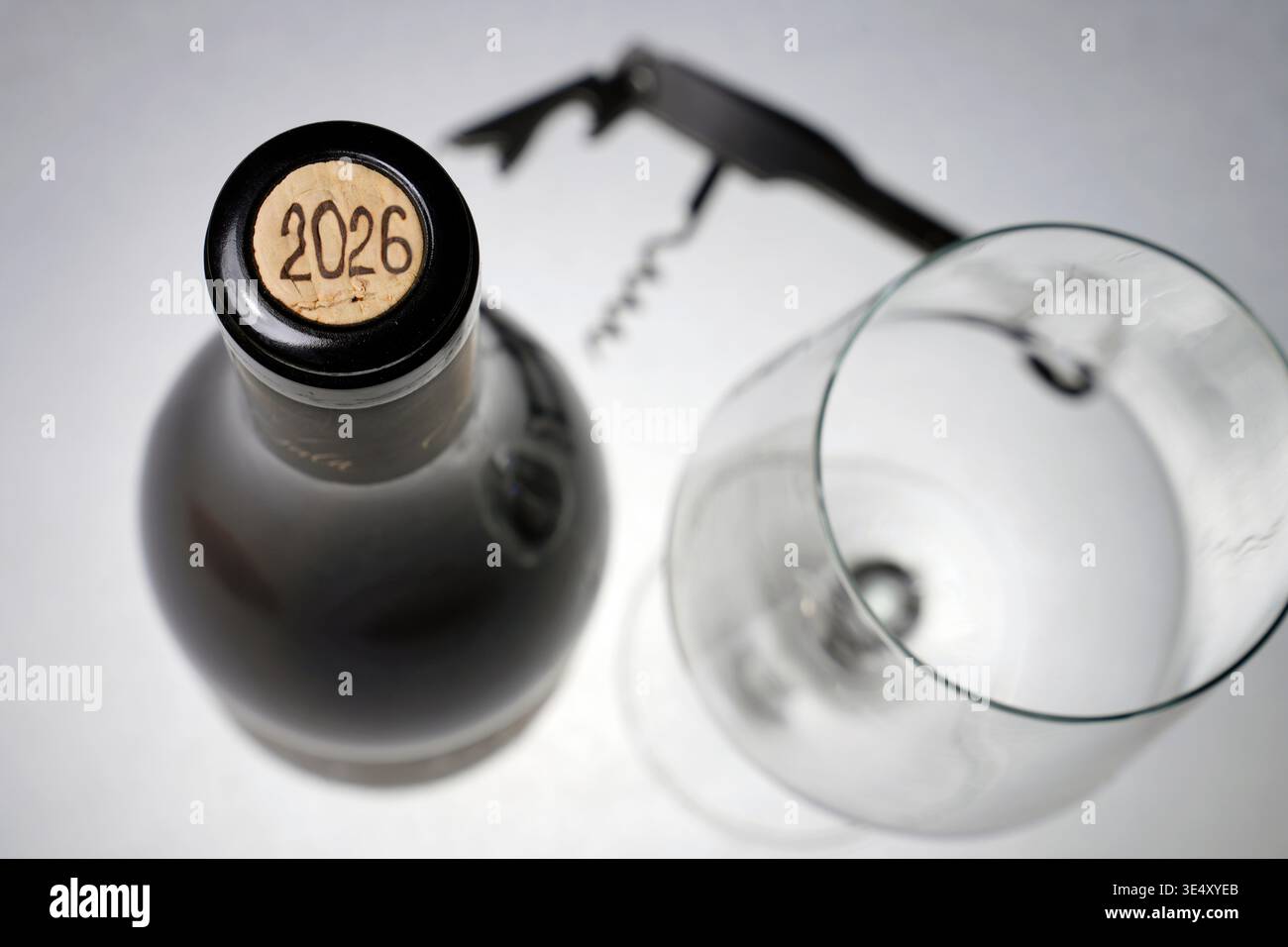 deux bouteilles de vin, verres Banque D'Images