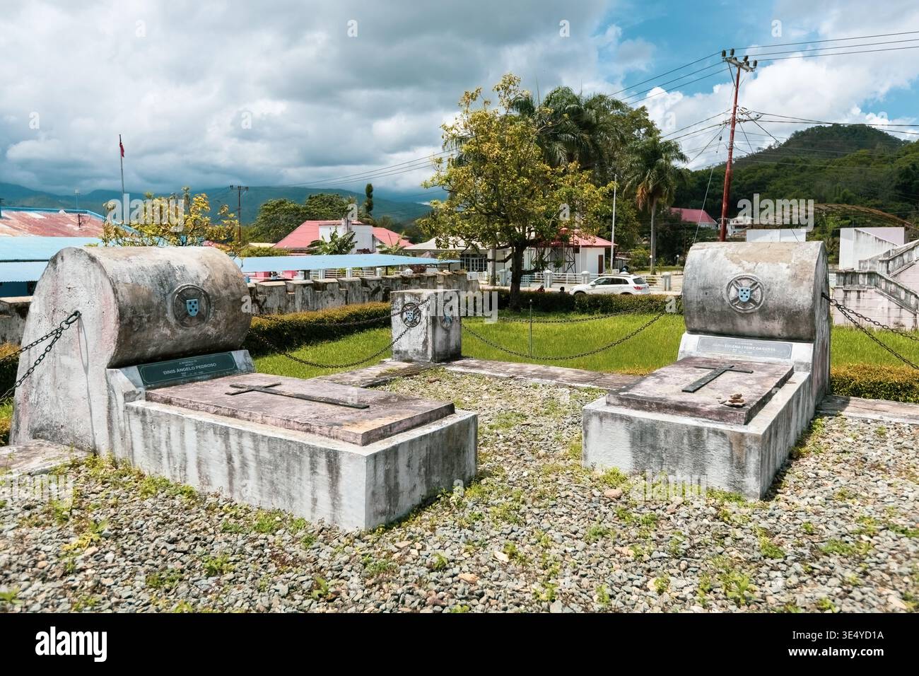 Anciennes tombes portugaises et monument du massacre au Timor Leste à Aileu Timor Leste Banque D'Images