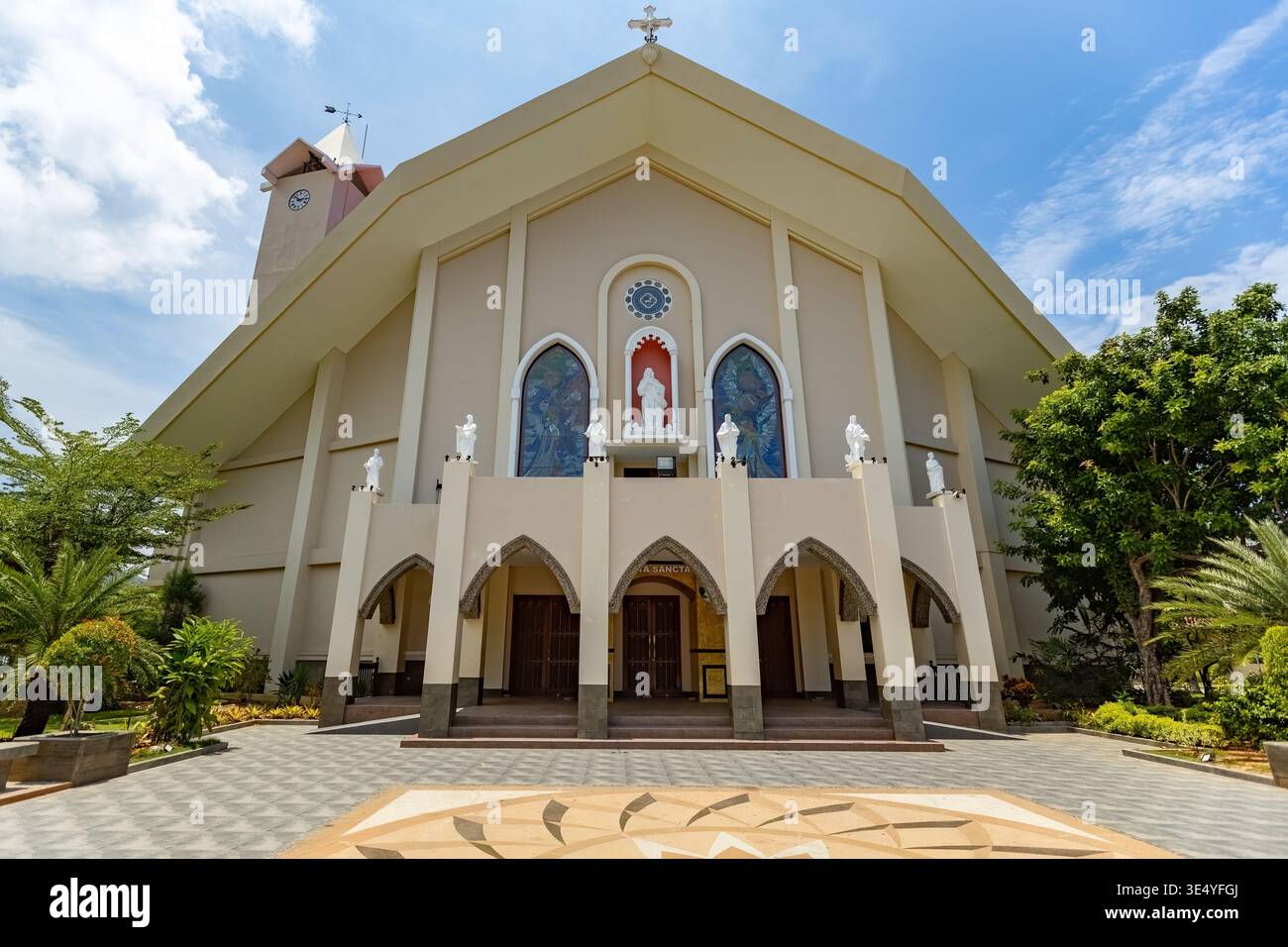 Vue de façade de la cathédrale de Dili à Dili Timor Leste Banque D'Images