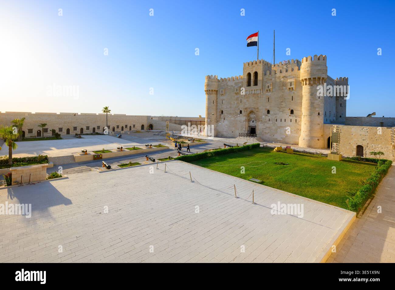 Citadelle de Qaitbay, une forteresse du XVe siècle à Alexandrie, en Égypte, construite par le sultan Al-Ashraf Qaitbay sur le site de l'ancien phare d'Alexandrie. Banque D'Images