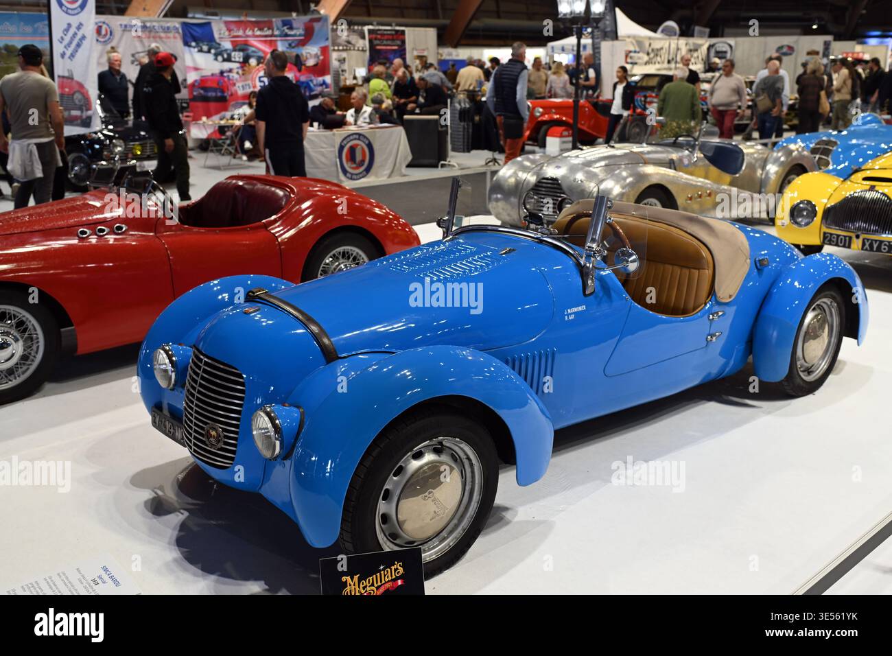 Blue Simca Barou Special 1938 exposé au salon automobile Motor passion ou au salon de l'automobile Avignon France Banque D'Images