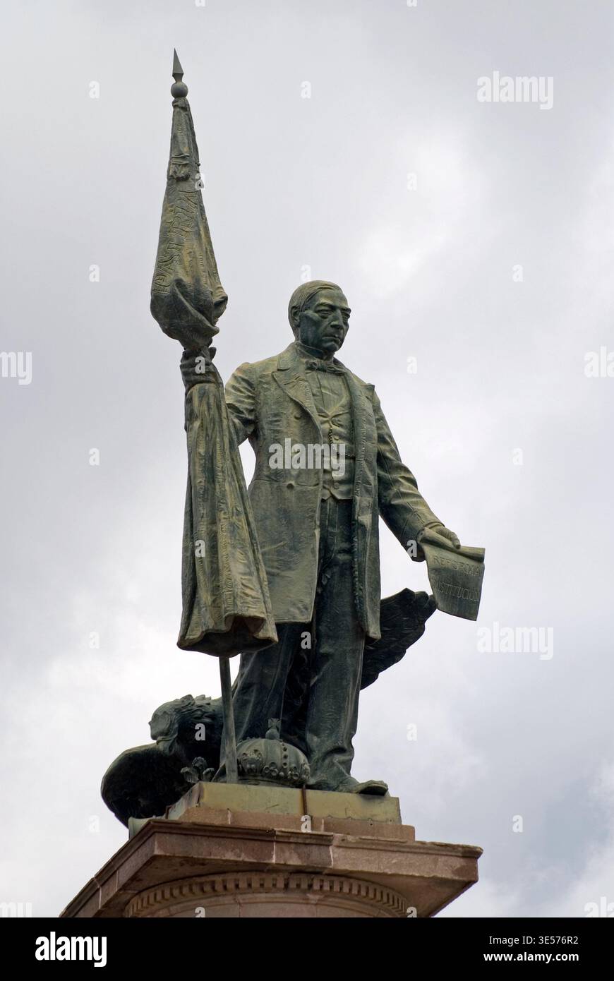Une statue de héros national à Monterrey, au Mexique Banque D'Images