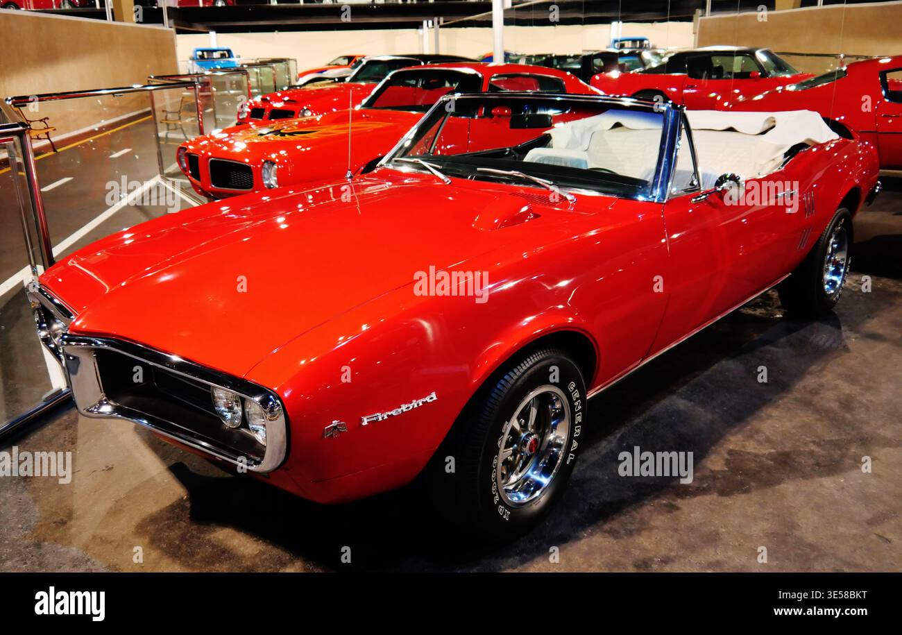 Zone intérieure du Musée national de l'automobile des Émirats, Émirat d'Abu Dhabi, Émirats arabes Unis, janvier 2024 Banque D'Images