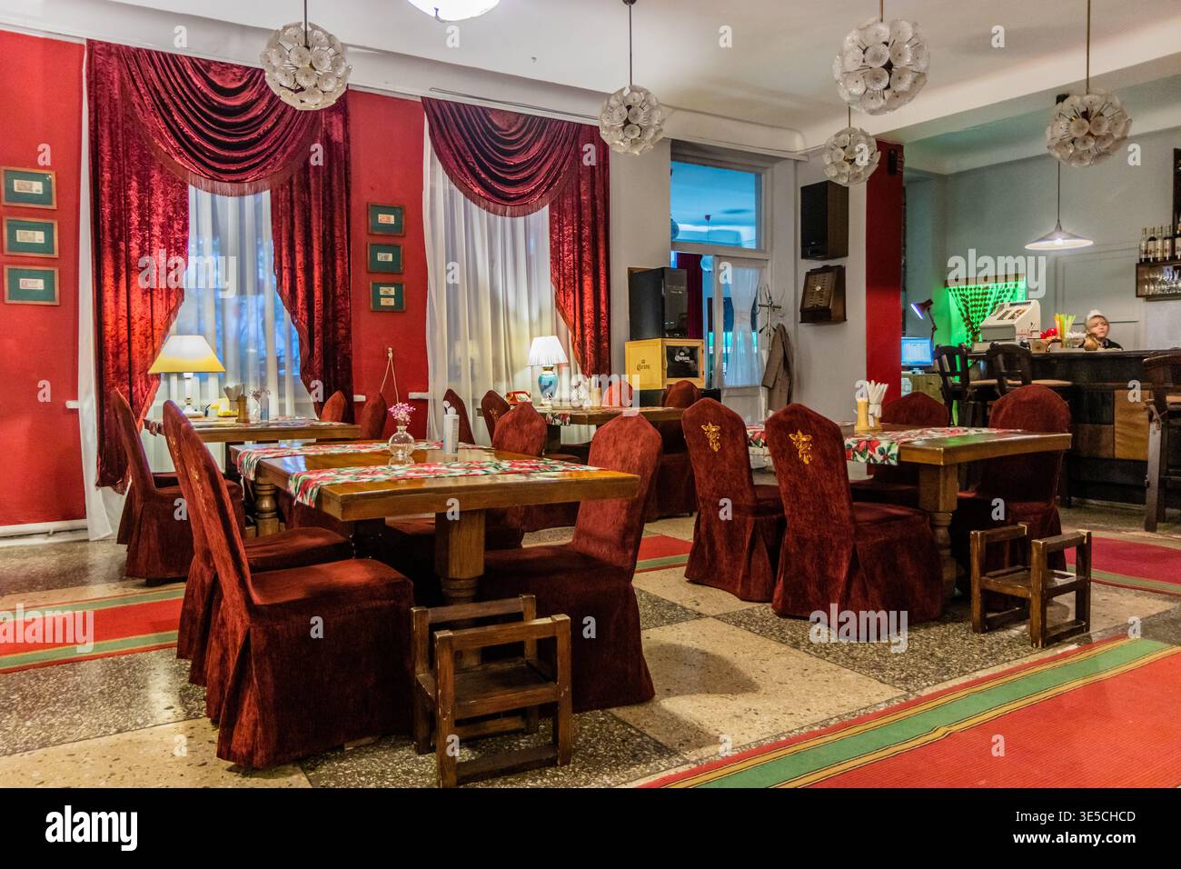 TIRASPOL, TRANSNISTRIE - 3 MAI 2023 : intérieur du restaurant de l'URSS à Tiraspol, capitale de la Transnistrie Banque D'Images