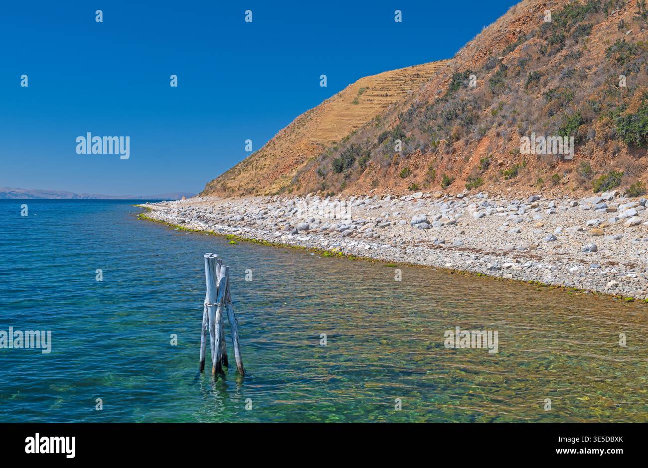 Lonely Shore sur le lac Titicaca sur Isla de la Luna en Bolivie Banque D'Images
