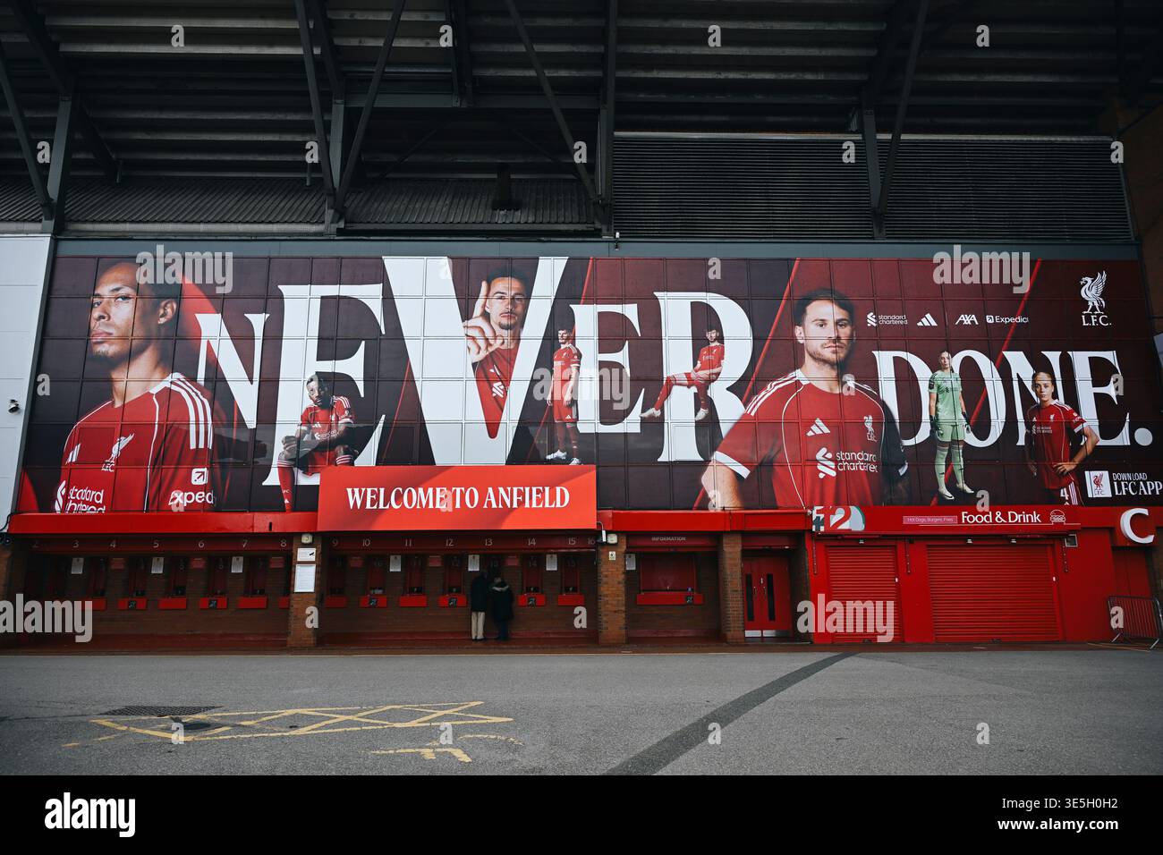Anfield est un stade de football situé dans la région d'Anfield, Liverpool, en Angleterre, qui est le siège du Liverpool FC depuis sa création en 1892. Banque D'Images