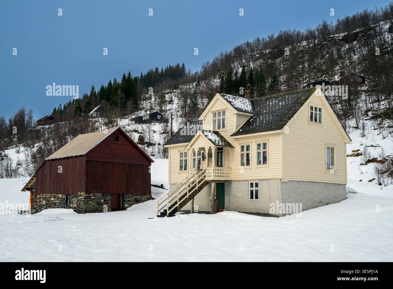 Maison rurale typique en bois, Samnanger, Vestland, Norvège Banque D'Images