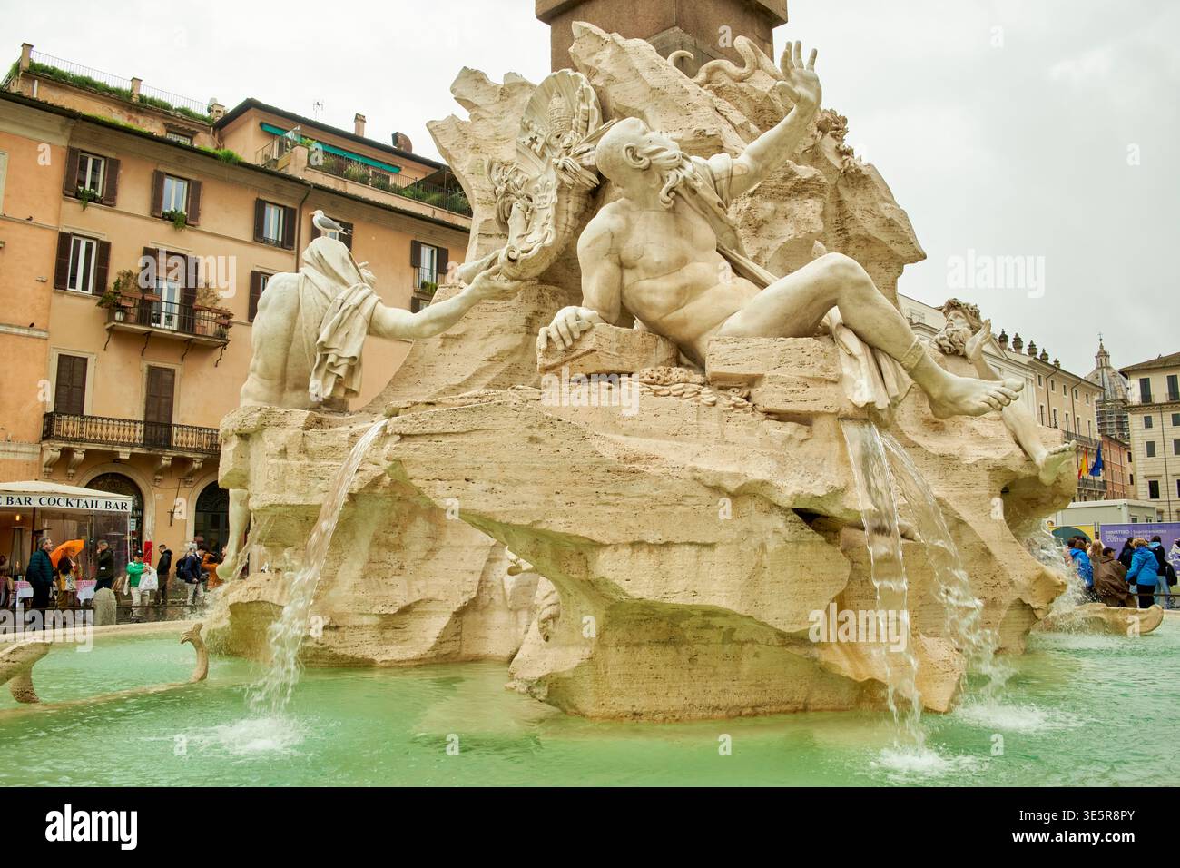 Sculptures de fontaine du Bernin, pièce centrale de la Piazza Navona, Rome, Italie Banque D'Images