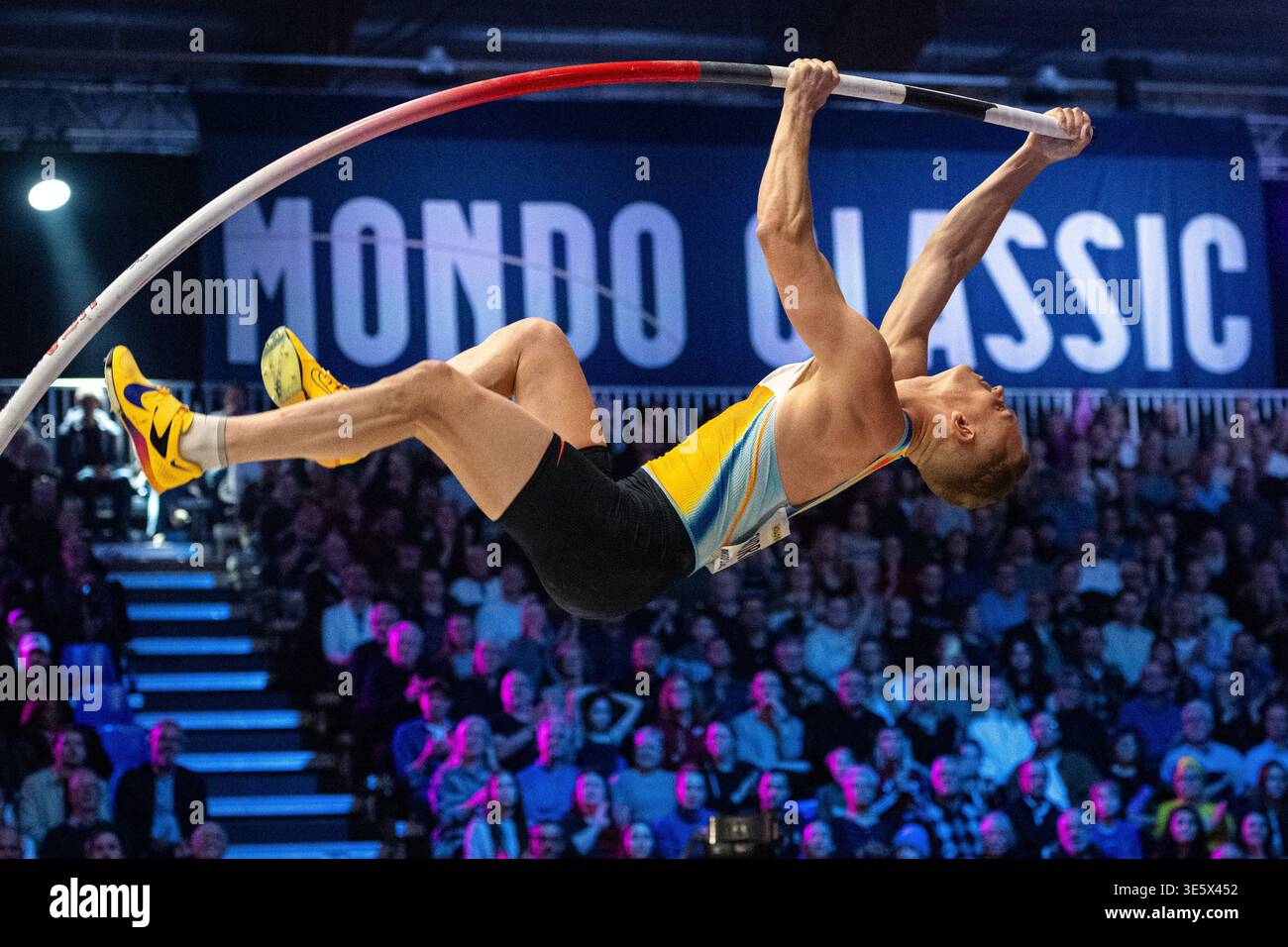 STOCKHOLM, SUÈDE - 12 MARS : Sam Kendricks des États-Unis lors de la compétition de voûte à la perche Mondo Classic à IFU Arena le 12 mars à Uppsala, Suède. Banque D'Images