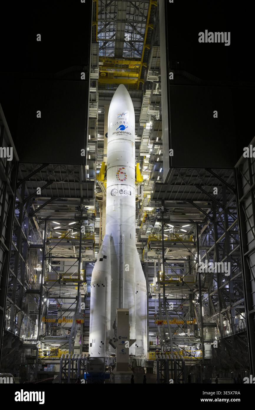Ariane 6 vol VA263 prêt pour le lancement au complexe de lancement ELA-4 du port spatial européen de Kourou, Guyane française, le 3 mars 2025. Banque D'Images