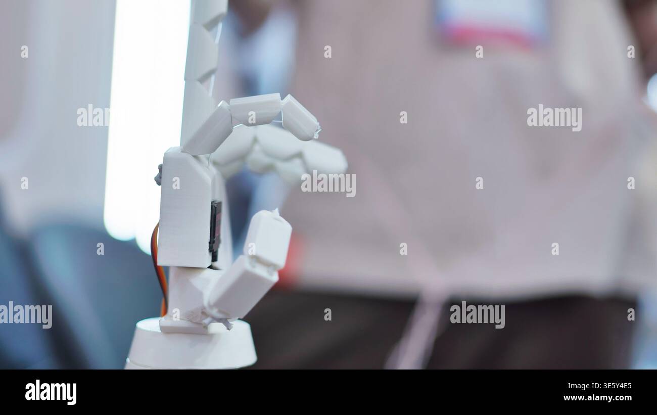 Réalisation de prototypes de main robotisée articulée avec une faible profondeur de champ Banque D'Images