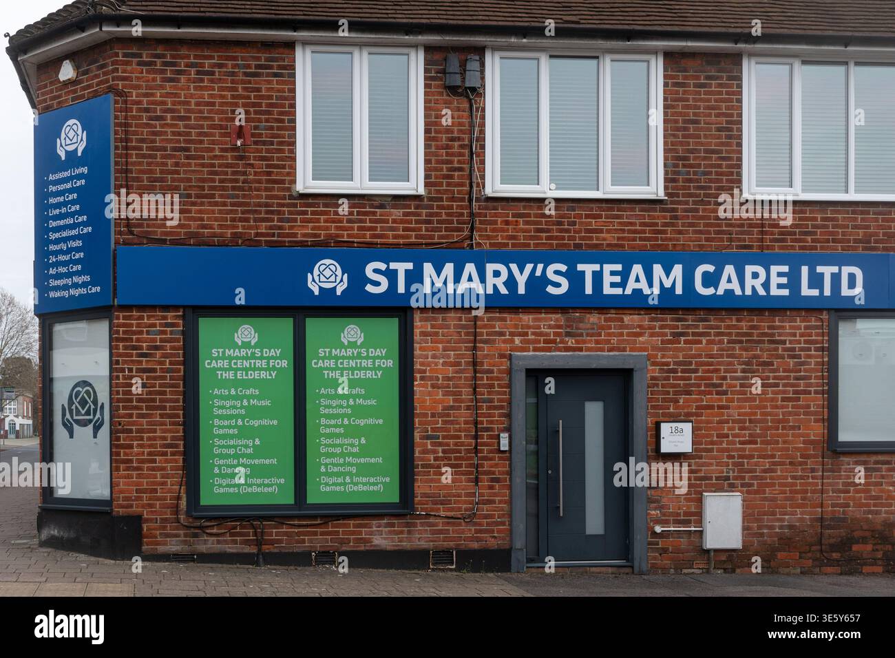 St Mary's Day Care Centre dans Fleet Town centre, Hampshire, Angleterre, Royaume-Uni. Concept : aide sociale aux adultes, services sociaux Banque D'Images