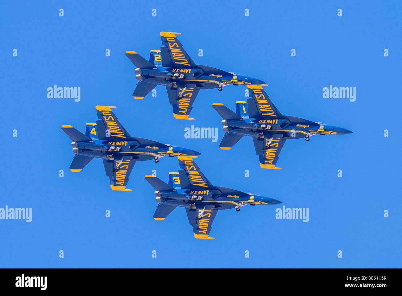 L'équipe de démonstration des Blue Angels de la Navy des États-Unis est la meilleure au monde pour son vol de précision et ses formations serrées Banque D'Images