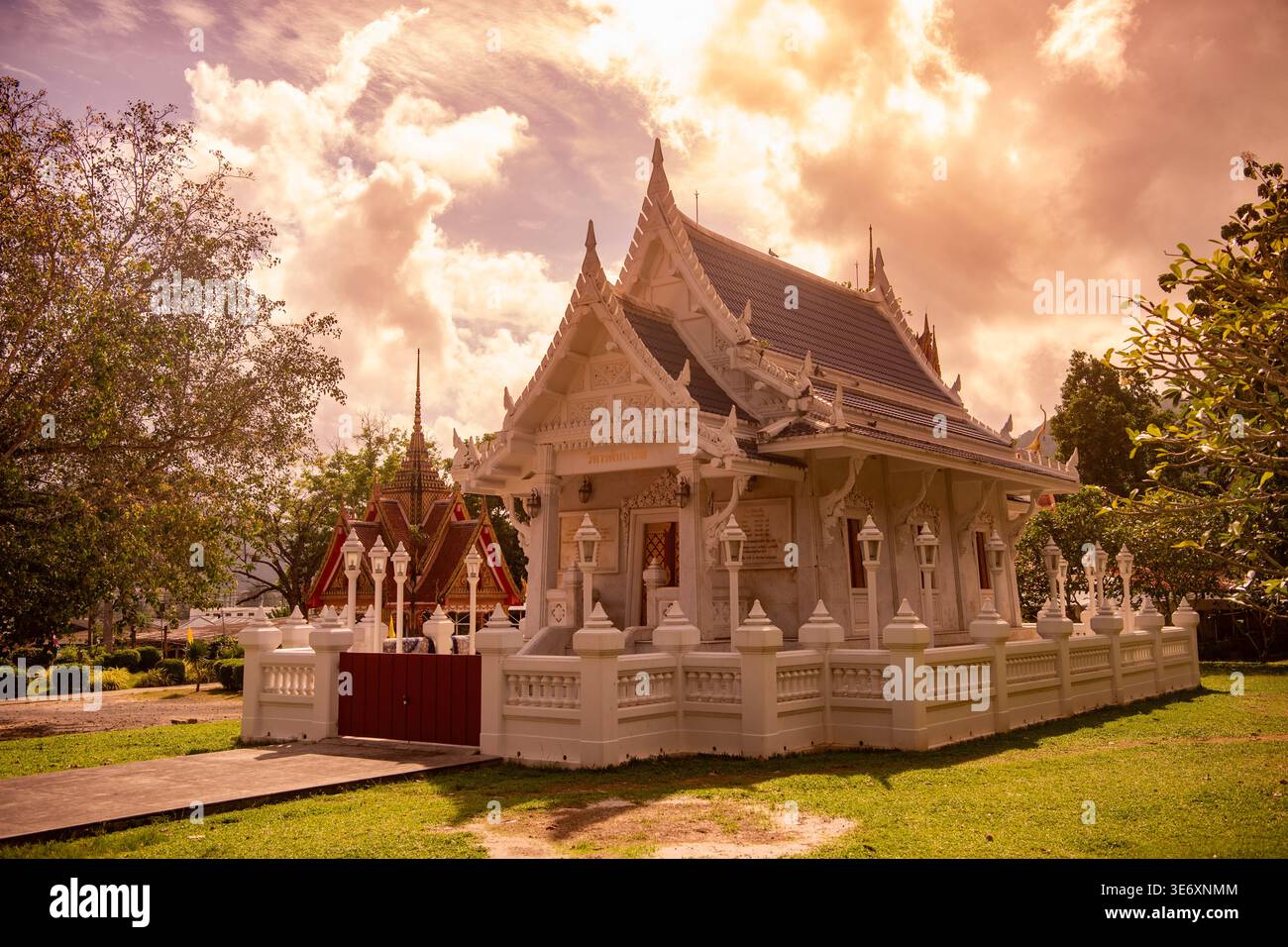 Wat Kathu dans la ville de Kathu sur Phuket isalnd en Thaïlande. Thaïlande, Phuket, 28 octobre 2025 Banque D'Images