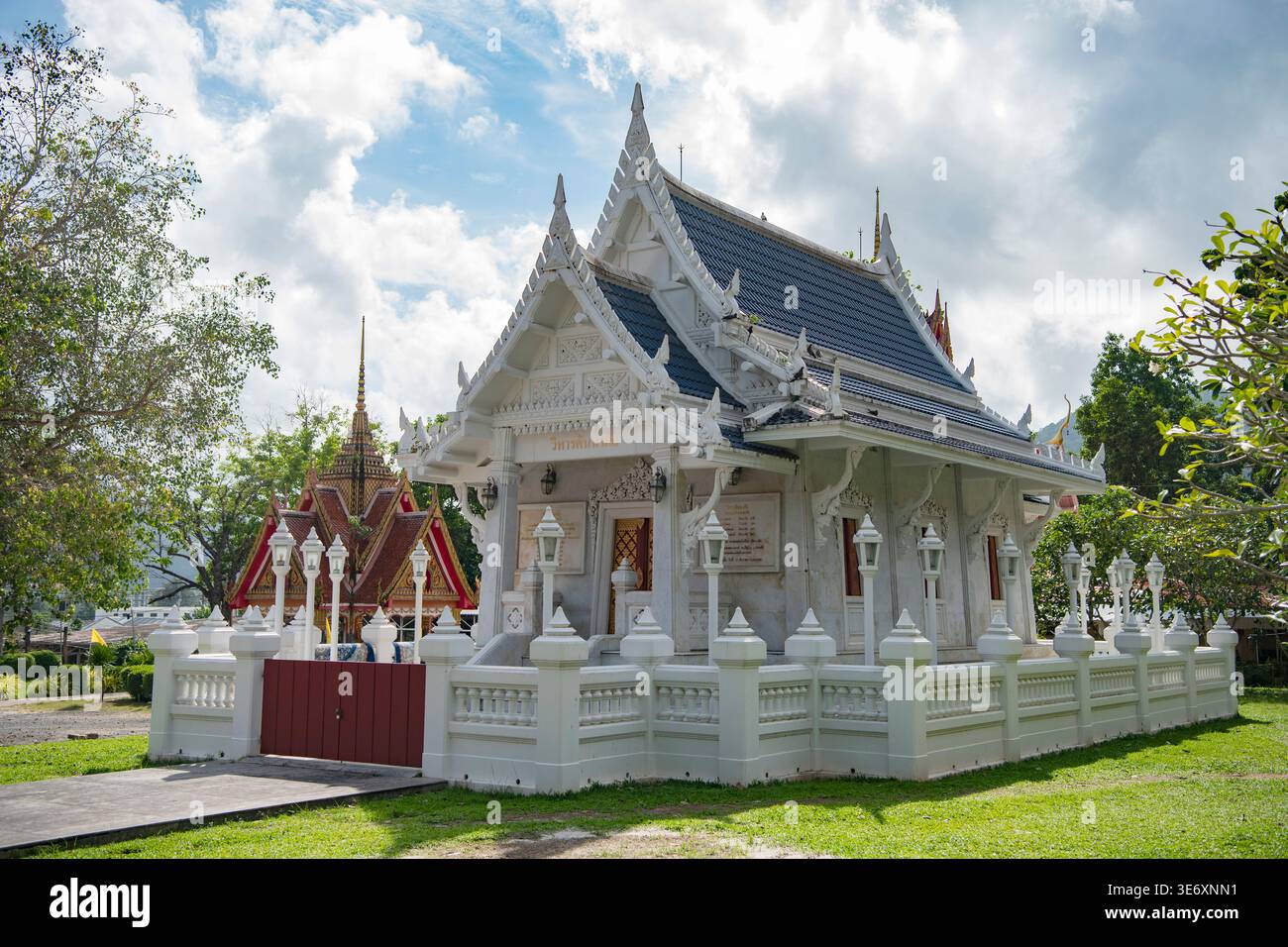 Wat Kathu dans la ville de Kathu sur Phuket isalnd en Thaïlande. Thaïlande, Phuket, 28 octobre 2025 Banque D'Images