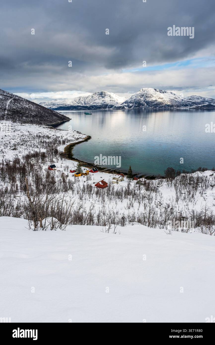 Vue panoramique du fjord Kaldfjorden, Troms, Norvège Banque D'Images