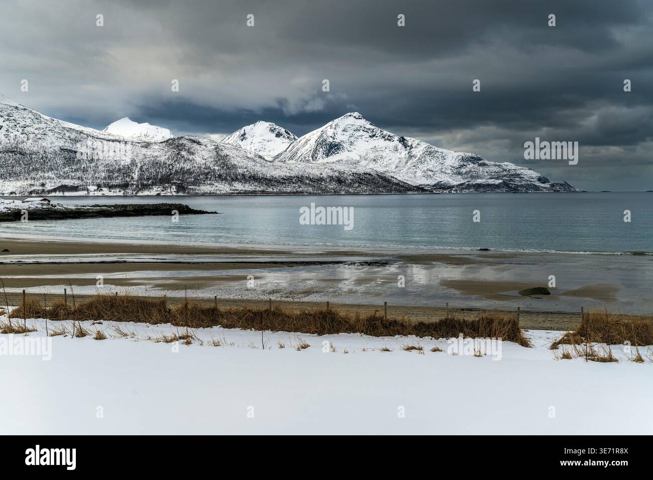 Grotfjord Beach, Kvaloya, Troms, Norvège Banque D'Images