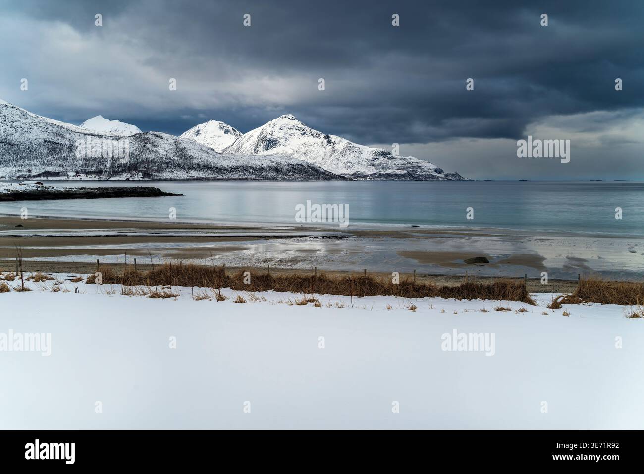 Grotfjord Beach, Kvaloya, Troms, Norvège Banque D'Images