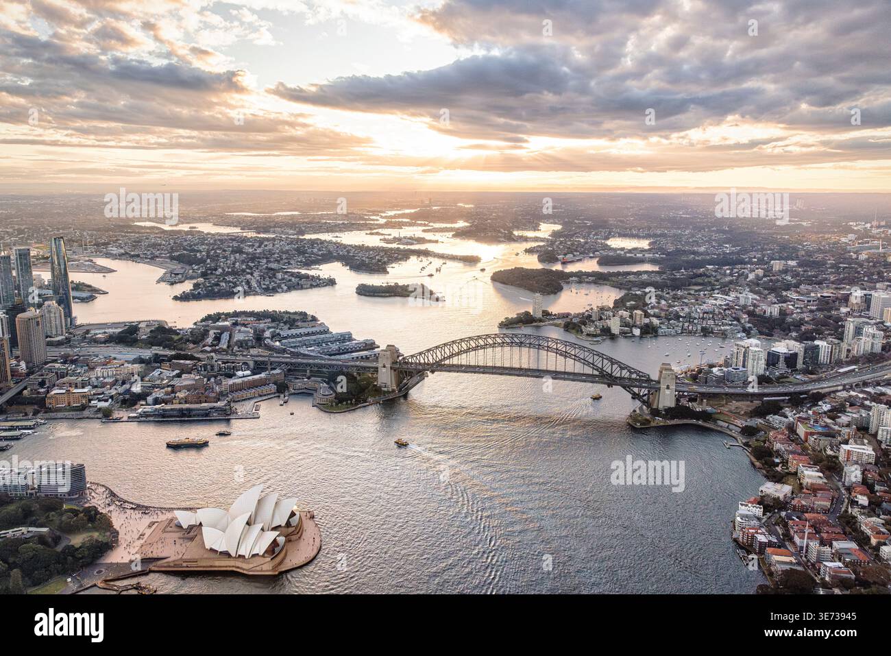 Vue aérienne de Port Jackson avec Harbour Bridge et Opera House. Sydney, Nouvelle-Galles du Sud, Australie. Banque D'Images