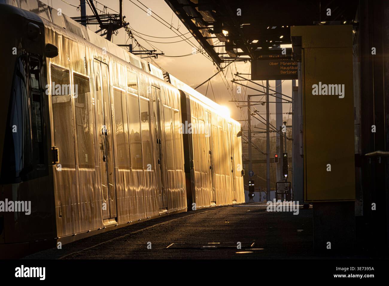 Rail léger et arrêt contre le feu. Stuttgart, Bade-Württemberg, Allemagne. Banque D'Images