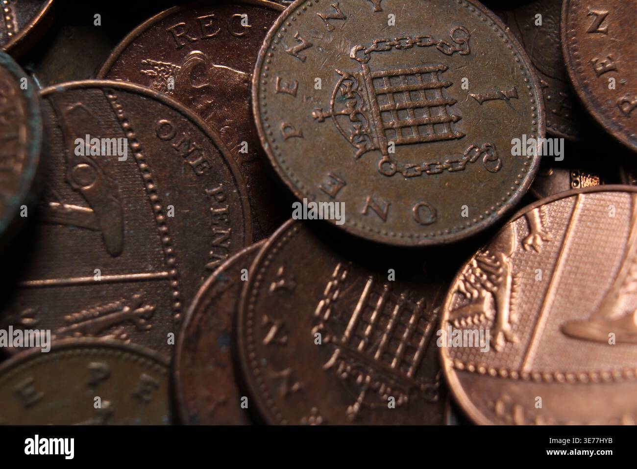 Pièces de 1 pence (monnaie britannique) en gros plan Banque D'Images