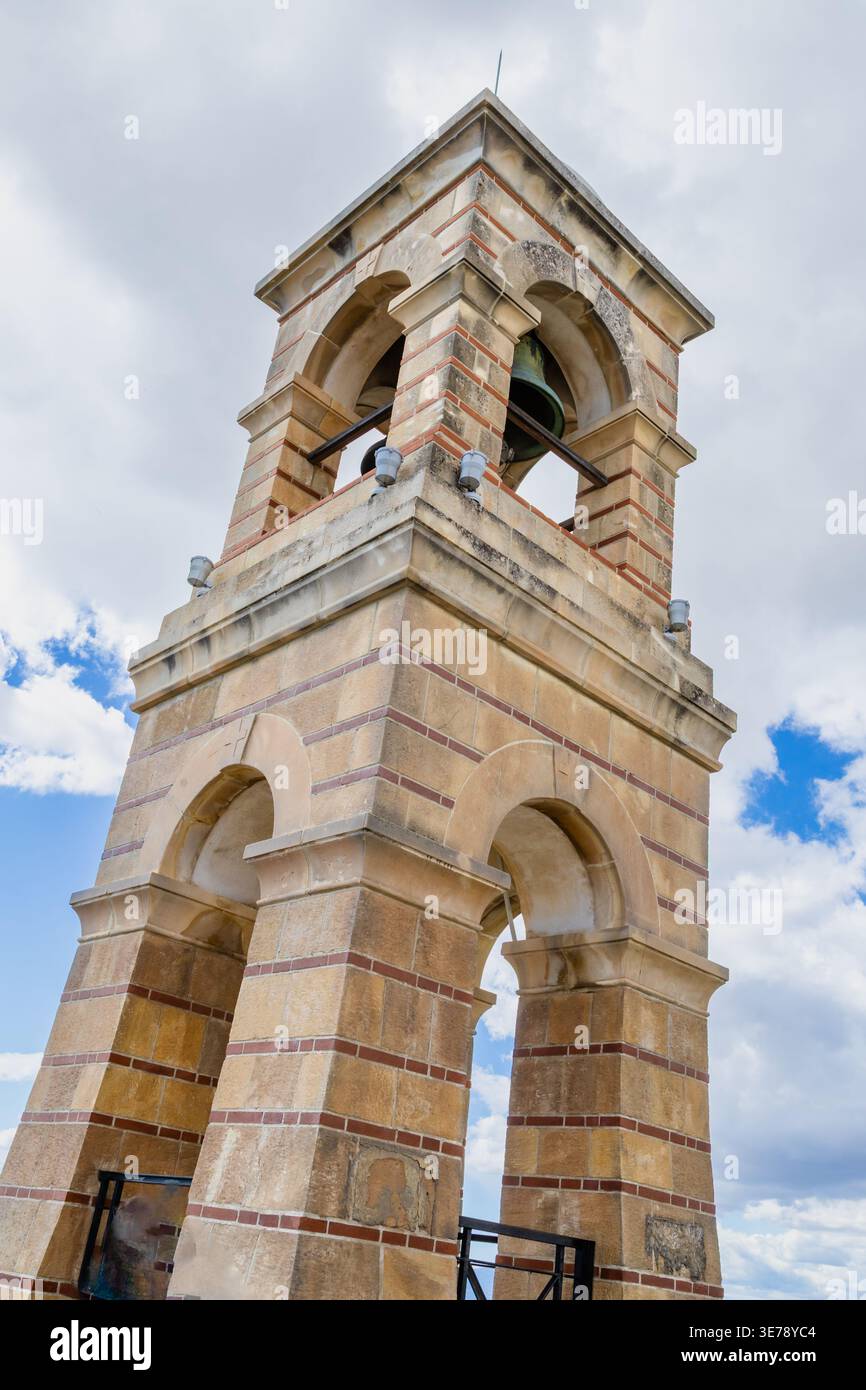 Le clocher de l'église George (Agios Georgios) au sommet de la colline Lycabette. Athènes, Grèce Banque D'Images