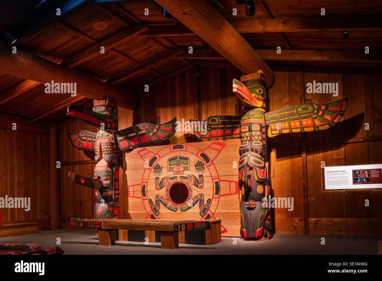Jonathan Hunt House, réplique de cèdre Kwaswaka'wakw habitation, Royal BC Museum, Victoria, Colombie-Britannique, Canada Banque D'Images