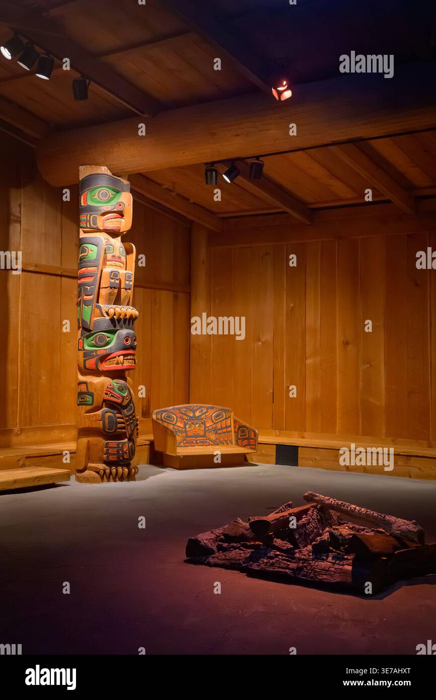 Jonathan Hunt House, réplique de cèdre Kwaswaka'wakw habitation, Royal BC Museum, Victoria, Colombie-Britannique, Canada Banque D'Images