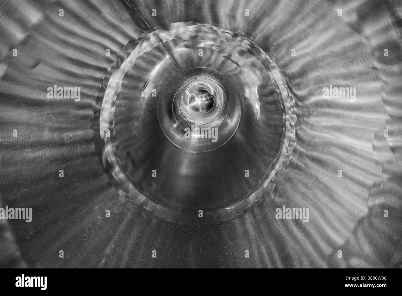 intérieur d'une glissière en acier inoxydable Banque D'Images