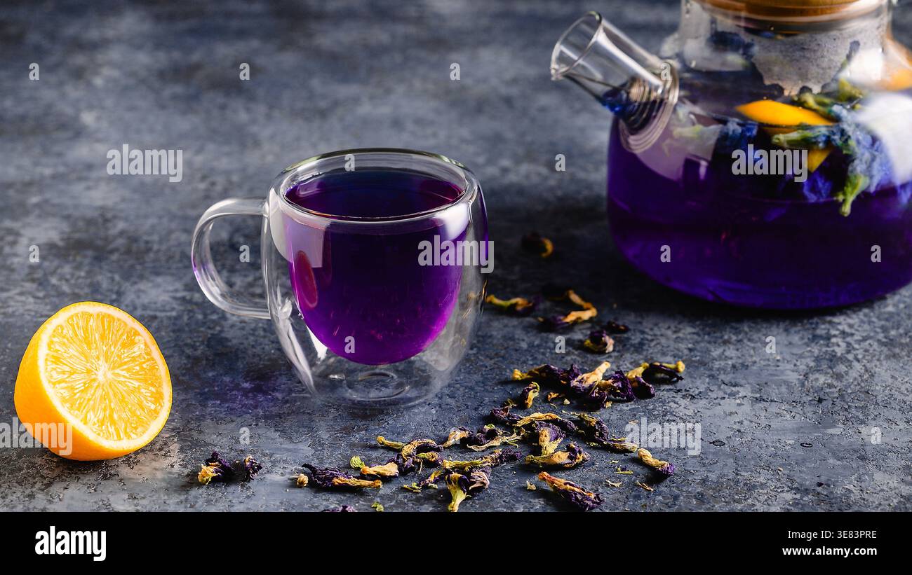 Thé bleu bio Anchan, Clitoria, Butterfly Pea. Banque D'Images