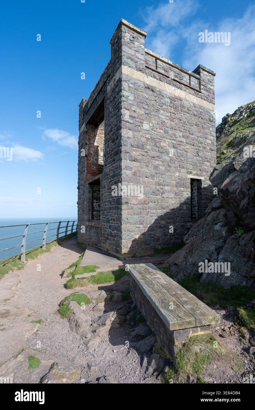 Ancienne tour d'observation des garde-côtes située à Hurlstone point dans le parc national d'Exmoor, Somerset, Angleterre, Royaume-Uni Banque D'Images
