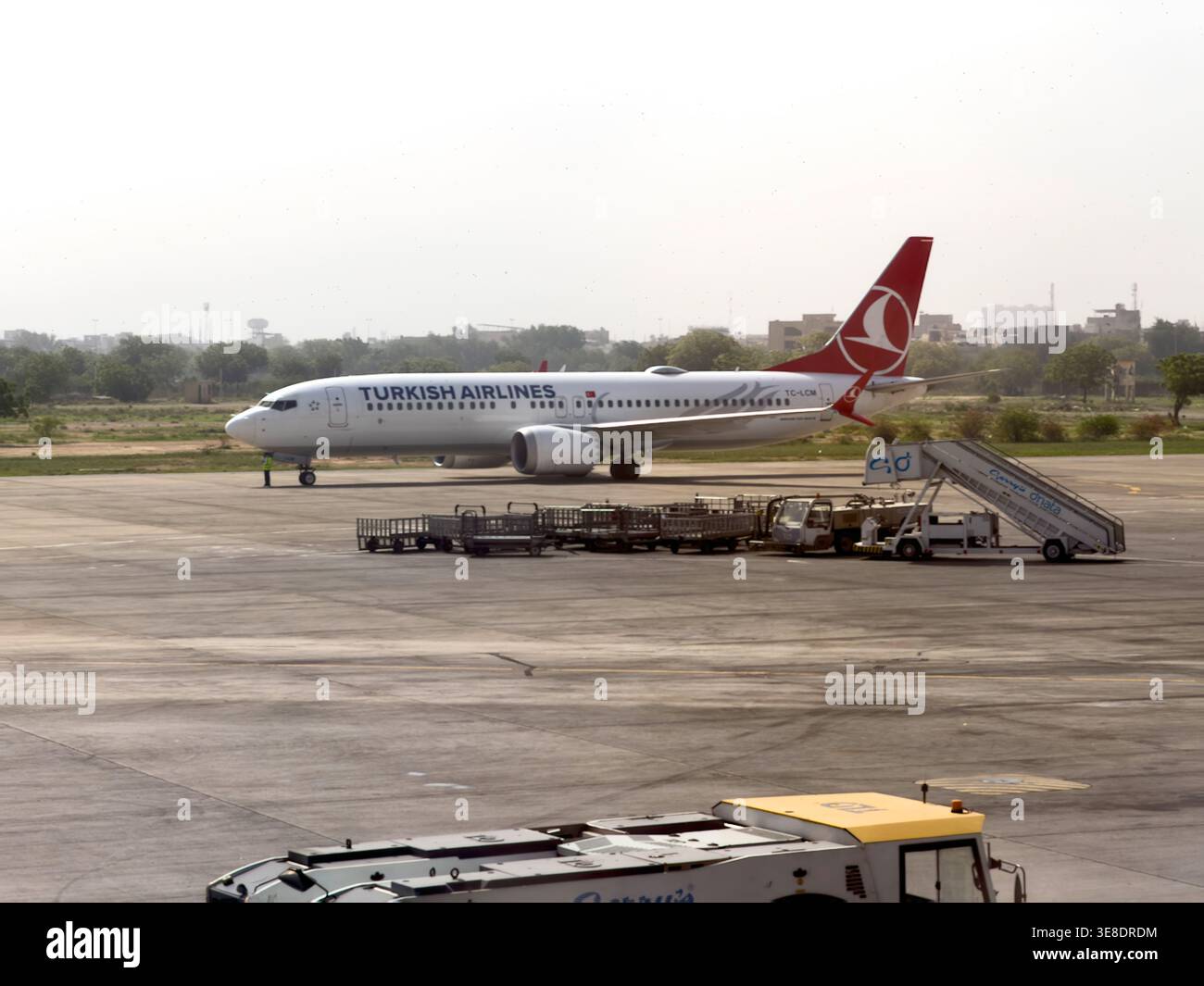 Karachi, Pakistan - 10 avril 2026 : compagnie aérienne turque Boeing 737 MAX à l'aéroport international de Jinnah Karachi. Banque D'Images