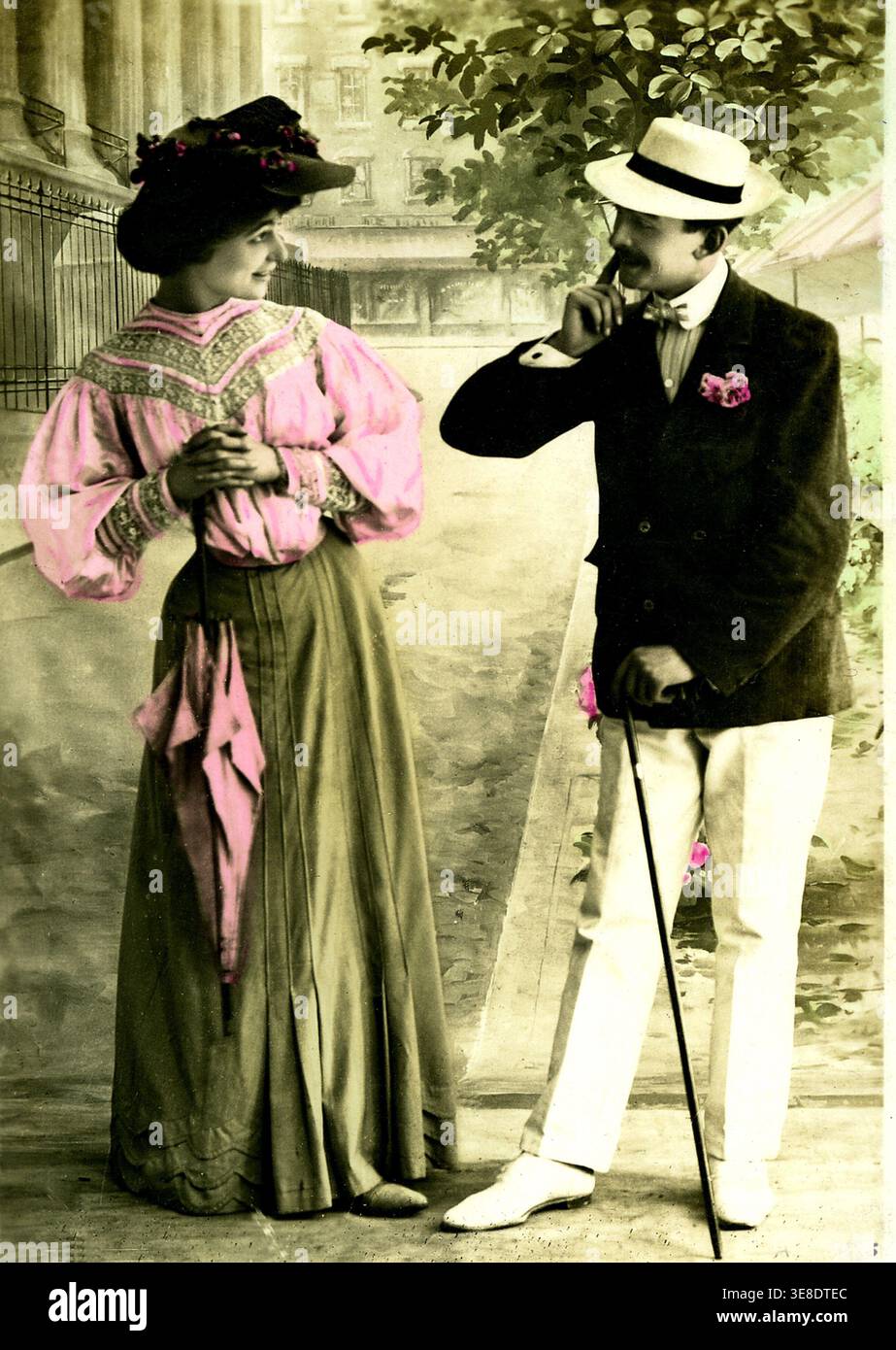 Séduction romantique. Carte postale du début du XXe siècle. Banque D'Images