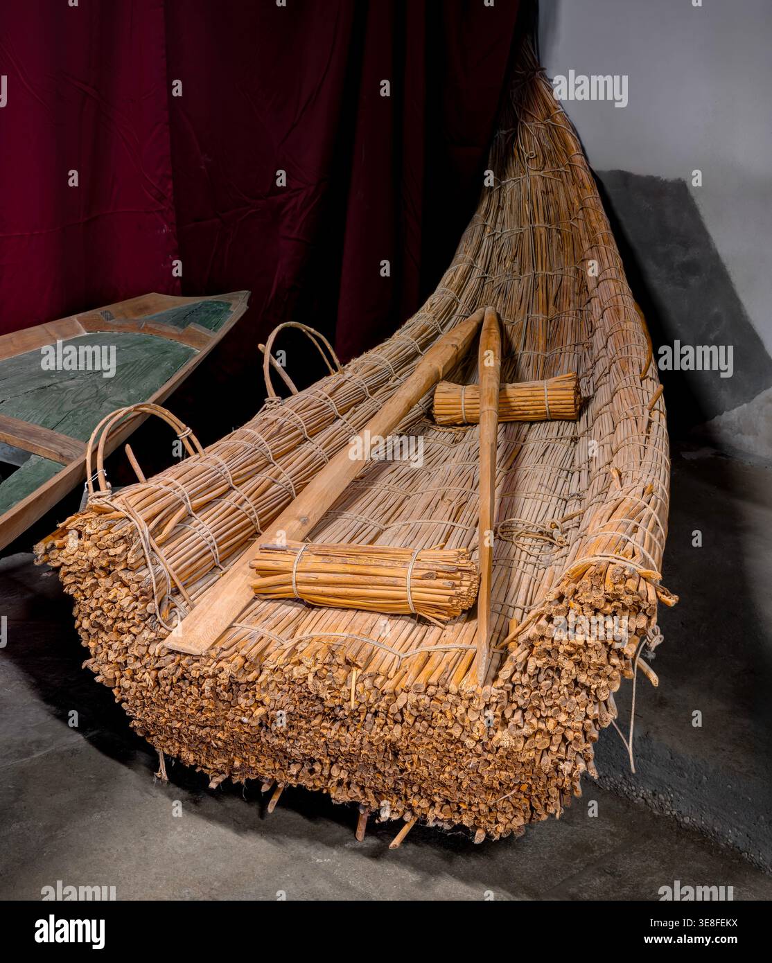 Réplique de l'ancien bateau de roseaux égyptien. Musée d'histoire navale, Venise, Italie Banque D'Images
