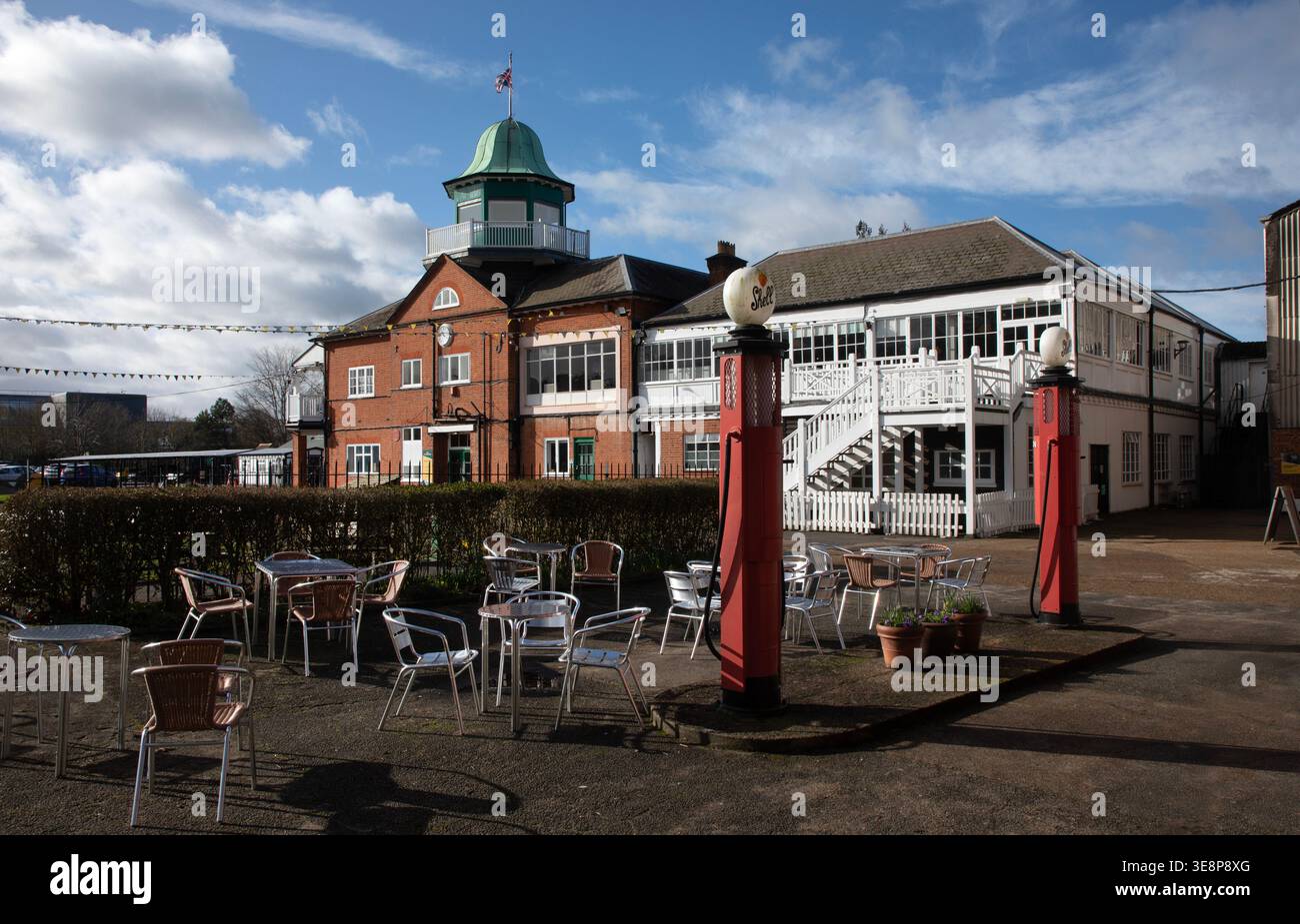 Clubhouse au Brooklands Museum, Weybridge, Surrey, Angleterre Banque D'Images