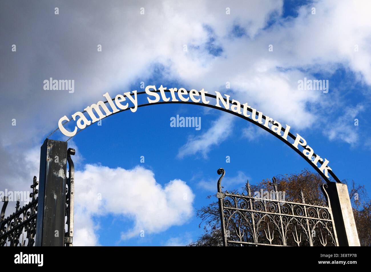 Panneau au-dessus de l'entrée du parc naturel de Camley Street, une réserve naturelle urbaine entre King's Cross et St Pancras gérée par le London Wildlife Trust UK Banque D'Images