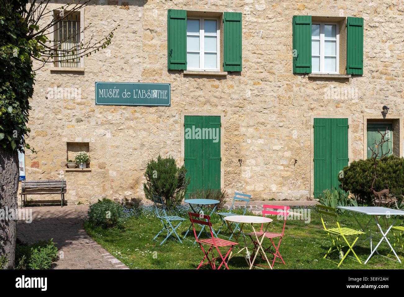 Le Musée de l’Absinthe à Auvers-sur-Oise situé en périphérie de Paris. Auvers-sur-Oise est aussi le lieu de mort de Vincent Van Gogh Banque D'Images
