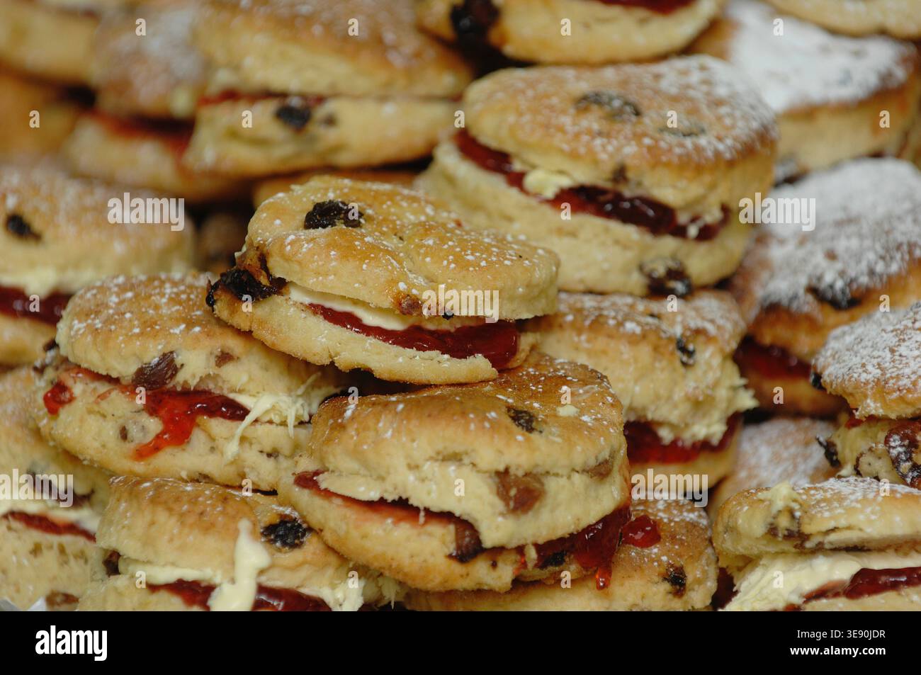 Dîner dames dans une école préparant la nourriture. Banque D'Images