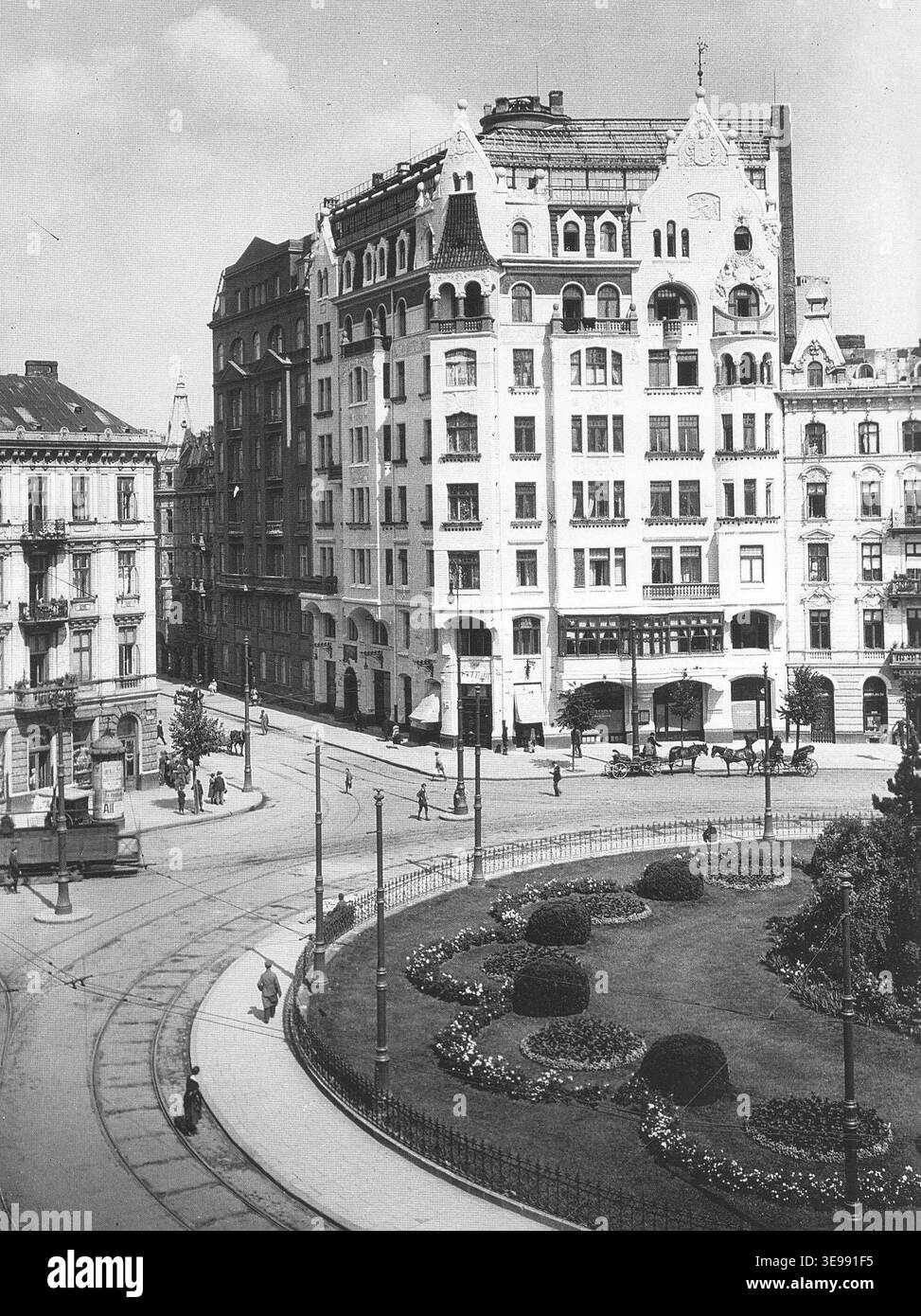 Plac Zbawiciela (1920) est une place publique de Varsovie, en Pologne. L’image d’archives, de Zdzisław Marcinkowski (1880-1944), documente l’environnement urbain de la place dans la Pologne d’après la première Guerre mondiale. Banque D'Images