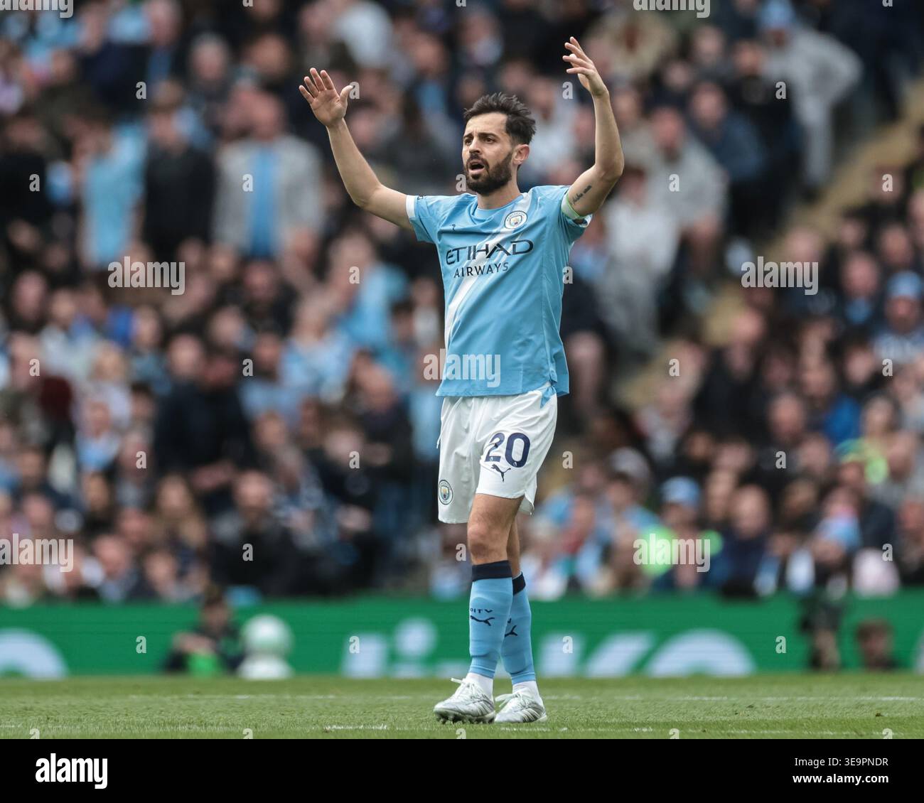 Manchester, Royaume-Uni. 19 avril 2026. Bernardo Silva de Manchester City réagit lors du match de premier League Manchester City vs Arsenal à l'Etihad Stadium, Manchester, Royaume-Uni, le 19 avril 2026 (photo de Mark Cosgrove/News images) crédit : News images LTD/Alamy Live News Banque D'Images
