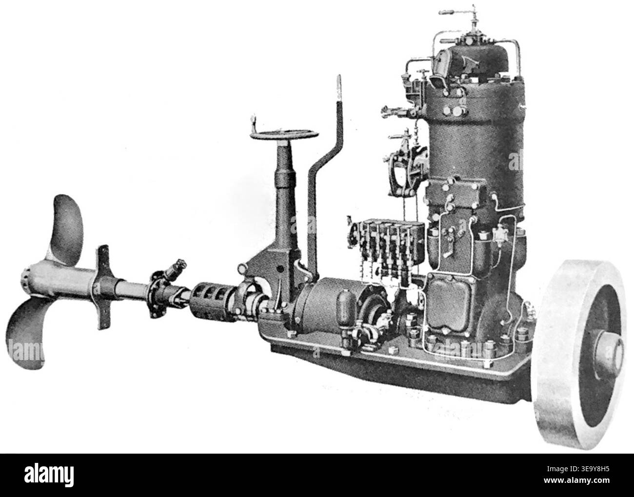Le moteur Bolinder, fabriqué en Suède vers 1925, était un composant important de la propulsion marine au début du XXe siècle. L'image a été traitée numériquement à partir de l'illustration originale par User :AKA MBG. Banque D'Images