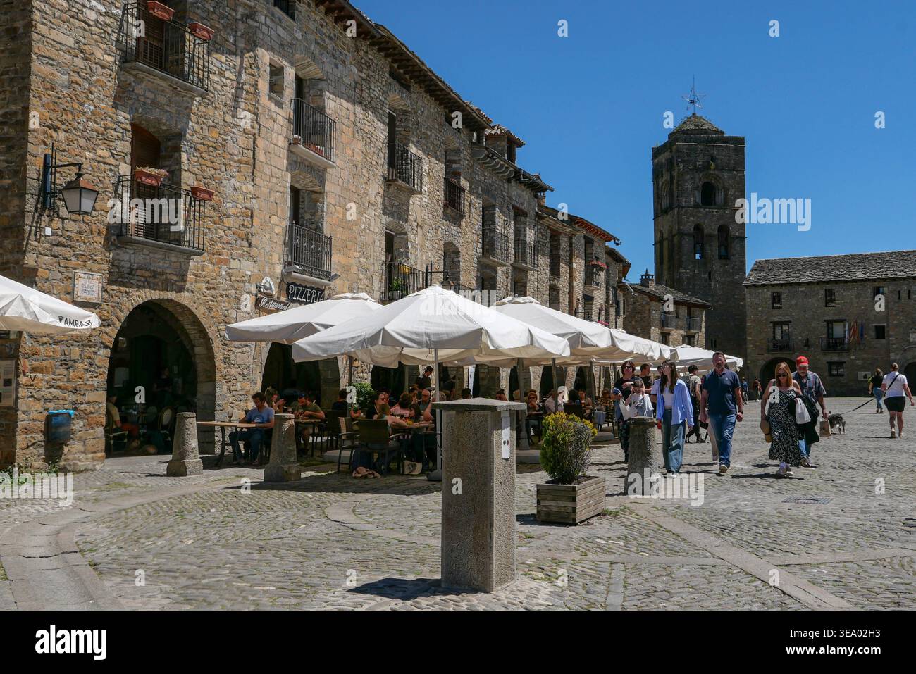 Espagne, Aragon : le village d'Ainsa-Sobrarbe est l'une des plus belles villes médiévales d'Europe et appartient à l'association des 'plus beaux V Banque D'Images