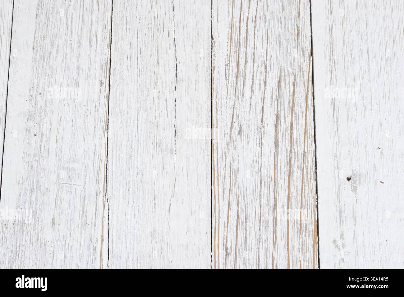 Planches en bois blanc vieilli avec une finition blanchie rustique Banque D'Images